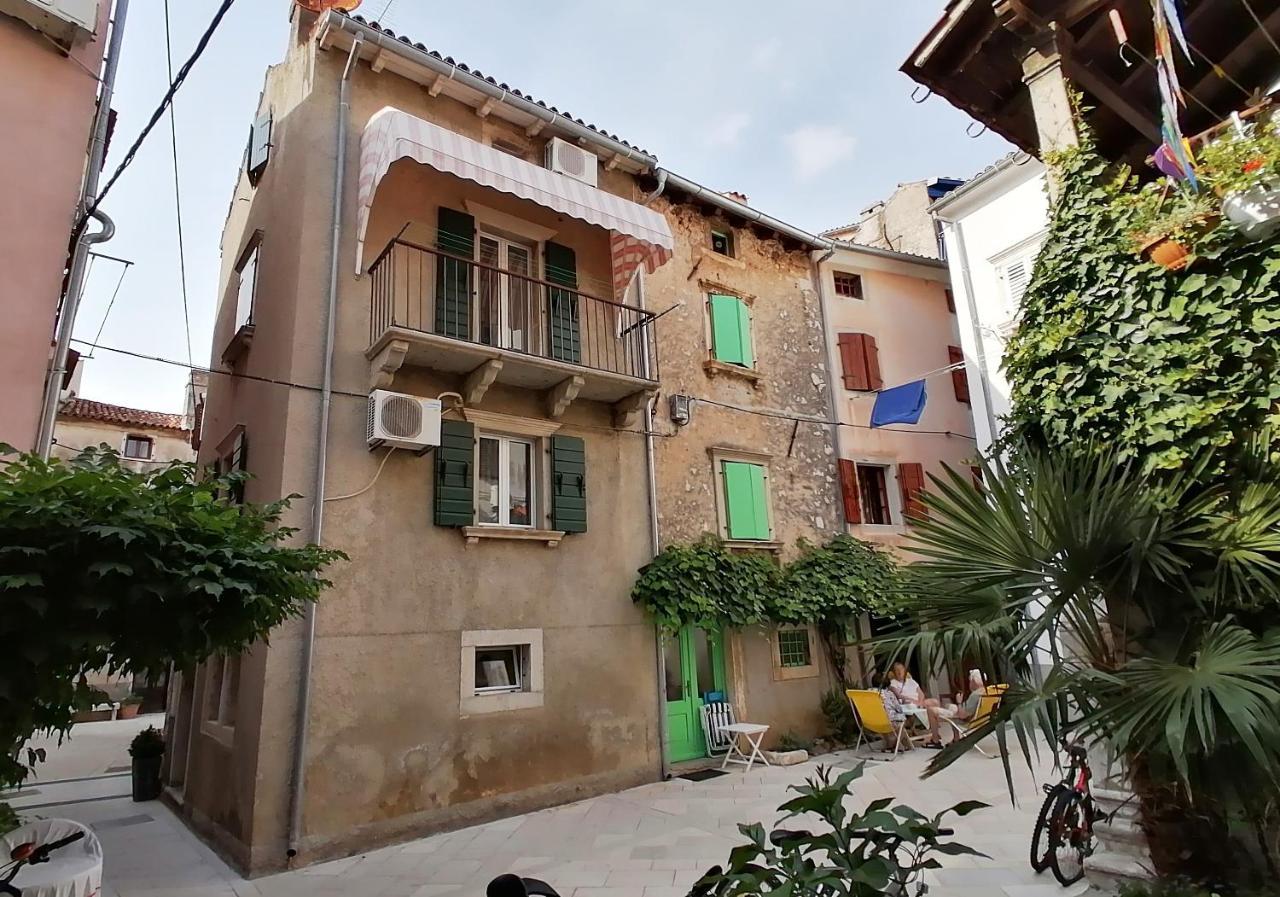 Apartment Veli Dvor Cres Exterior foto