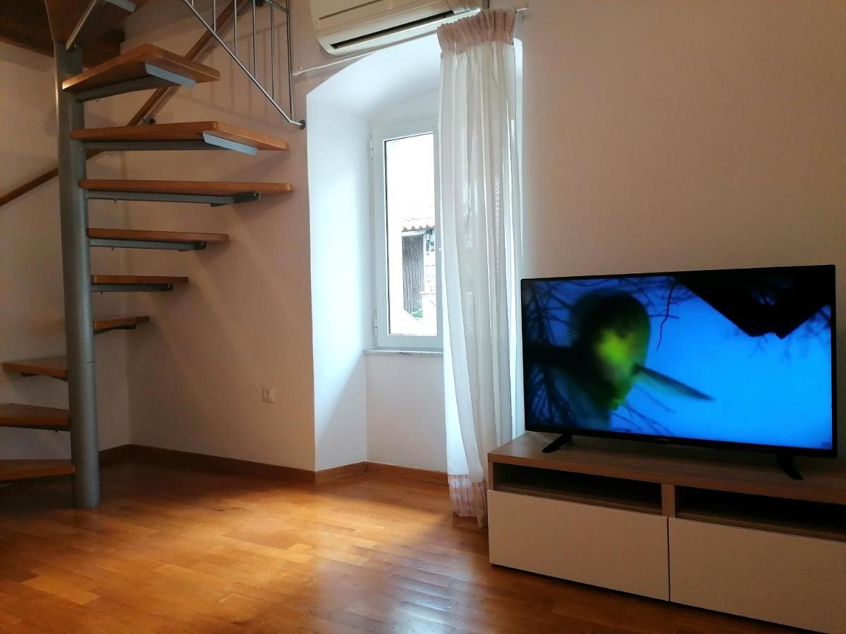 Apartment Veli Dvor Cres Exterior foto